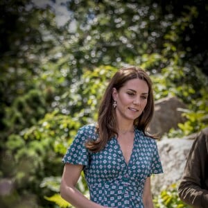 Catherine (Kate) Middleton, duchesse de Cambridge, invite les enfants du centre Anna Freud, de l'hôpital Evelina pour enfants, de Action for Children et de Place2Be à se joindre à elle pour un pique-nique suivi d'une chasse au trésor et une identification d'insectes. Dans le cadre de son programme pour inciter les familles et les communautés à passer du temps en plein air, le jardin RHS Back to Nature de la Duchesse de Cambridge sera transféré au festival RHS Garden Garden Festival. Londres, le 1er juillet 2019.