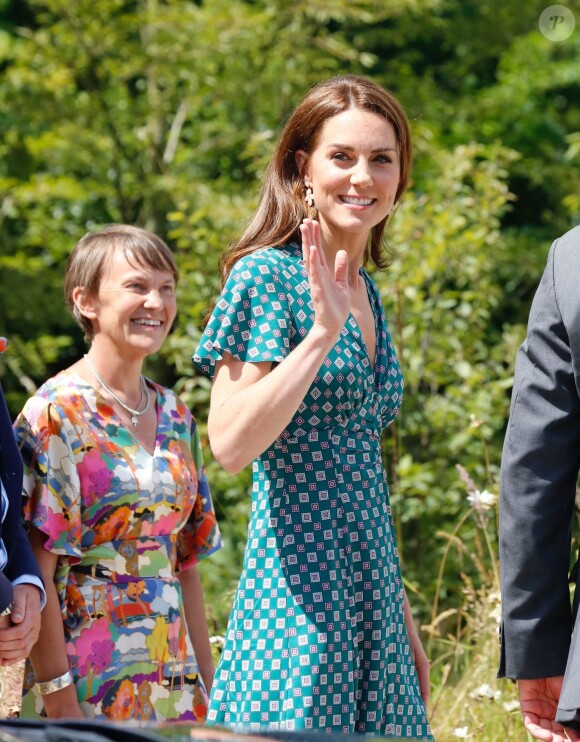 Catherine (Kate) Middleton, duchesse de Cambridge, invite les enfants du centre Anna Freud, de l'hôpital Evelina pour enfants, de Action for Children et de Place2Be à se joindre à elle pour un pique-nique suivi d'une chasse au trésor et une identification d'insectes. Dans le cadre de son programme pour inciter les familles et les communautés à passer du temps en plein air, le jardin RHS Back to Nature de la Duchesse de Cambridge sera transféré au festival RHS Garden Garden Festival. Londres, le 1er juillet 2019.