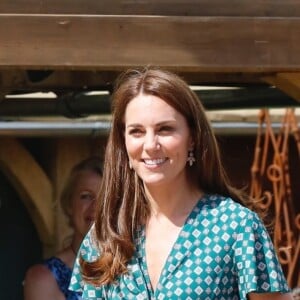 Catherine (Kate) Middleton, duchesse de Cambridge, invite les enfants du centre Anna Freud, de l'hôpital Evelina pour enfants, de Action for Children et de Place2Be à se joindre à elle pour un pique-nique suivi d'une chasse au trésor et une identification d'insectes. Dans le cadre de son programme pour inciter les familles et les communautés à passer du temps en plein air, le jardin RHS Back to Nature de la Duchesse de Cambridge sera transféré au festival RHS Garden Garden Festival. Londres, le 1er juillet 2019.