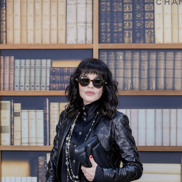 Isabelle Adjani assiste au 2ème défilé de mode Haute-Couture automne-hiver 2019/2020 "Chanel" à Paris. Le 2 juillet 2019 © Olivier Borde / Bestimage