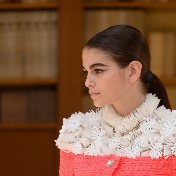 Kaia Gerber (fille de Cindy Crawford) participe au défilé de mode Haute-Couture 2019/2020 "Chanel" à Paris. Le 2 juillet 2019