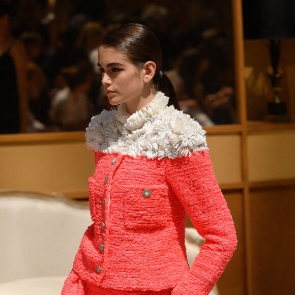 Kaia Gerber (fille de Cindy Crawford) participe au défilé de mode Haute-Couture 2019/2020 "Chanel" à Paris. Le 2 juillet 2019