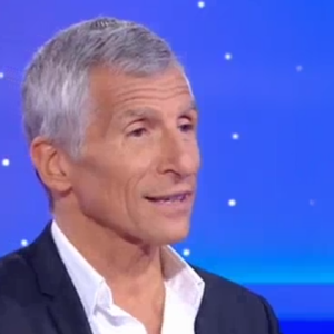 Nagui ému par une histoire de la candidate Cathy, dans "Tout le monde veut prendre sa place", le 2 juillet 2019, sur France 2