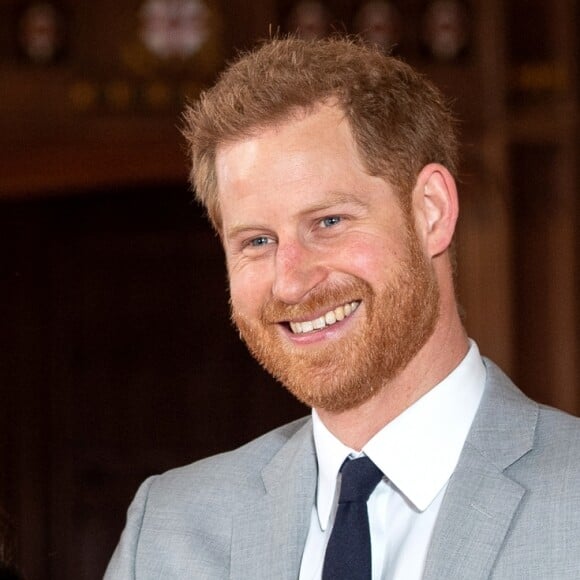 Meghan Markle, duchesse de Sussex, et le prince Harry le 8 mai 2019 lors de la présentation de leur fils Archie Harrison Mountbatten-Windsor dans le hall St George au château de Windsor.