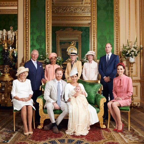 Meghan Markle, duchesse de Sussex, et le prince Harry lors du baptême de leur fils Archie Mountbatten-Windsor le 6 juillet 2019 dans le Salon Vert au château de Windsor, entourés de la duchesse Camilla de Cornouailles, la duchesse Catherine de Cambridge, le prince Charles, Doria Ragland, Lady Jane Fellowes, Lady Sarah McCorquodale et le prince William, photographiés par Chris Allerton. ©Chris Allerton/SussexRoyal/PA Photos/ABACAPRESS.COM