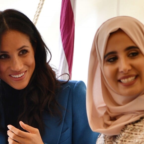 Meghan Markle, duchesse de Cambridge, reçoit les femmes qui apparaissent dans le livre de recettes ""Together, our community cookbook"" au palais Kensington à Londres le 20 septembre 2018.