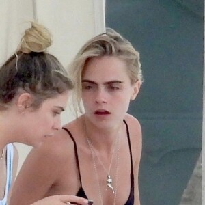 Exclusif - Cara Delevingne et sa compagne Ashley Benson sont en vacances à Tulum, au Mexique, le 2 juin 2019.