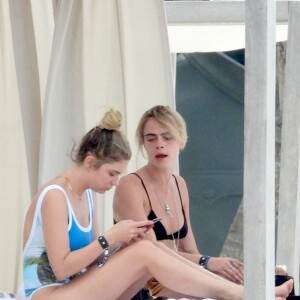 Exclusif - Cara Delevingne et sa compagne Ashley Benson sont en vacances à Tulum, au Mexique, le 2 juin 2019.