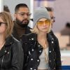 Exclusif - Cara Delevingne et sa compagne Ashley Benson arrivent à l'aéroport de New York (JFK), le 8 mai 2019.