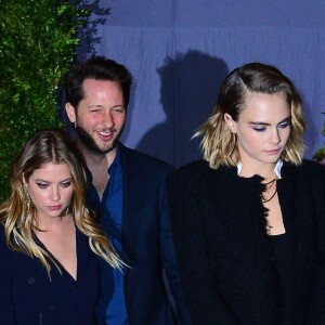 Cara Delevingne et Ashley Benson à la sortie du restaurant "Balthazar" à New York, le 30 avril 2019.