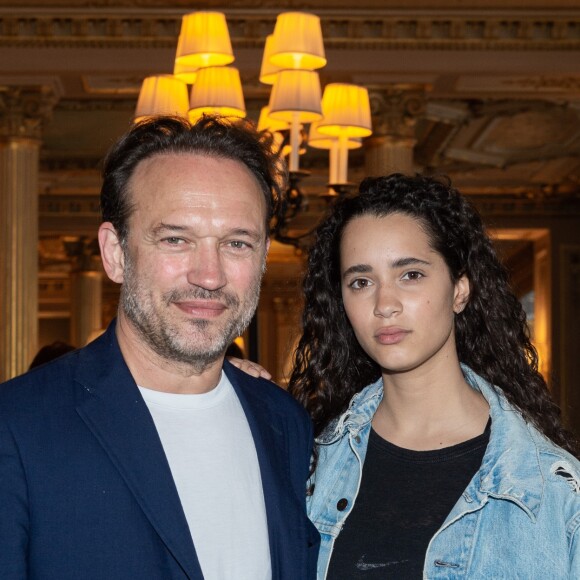 Exclusif - Vincent Perez et sa fille Iman - 14ème édition du déjeuner "Pères et Filles" au Café de la Paix à Paris. Le 20 juin 2019. © Julio Piatti / Bestimage
