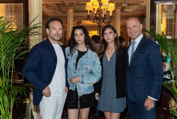 Exclusif - Vincent Perez et sa fille Iman, Christophe Laure et sa fille Carla - 14ème édition du déjeuner "Pères et Filles" au Café de la Paix à Paris. Le 20 juin 2019. © Julio Piatti / Bestimage