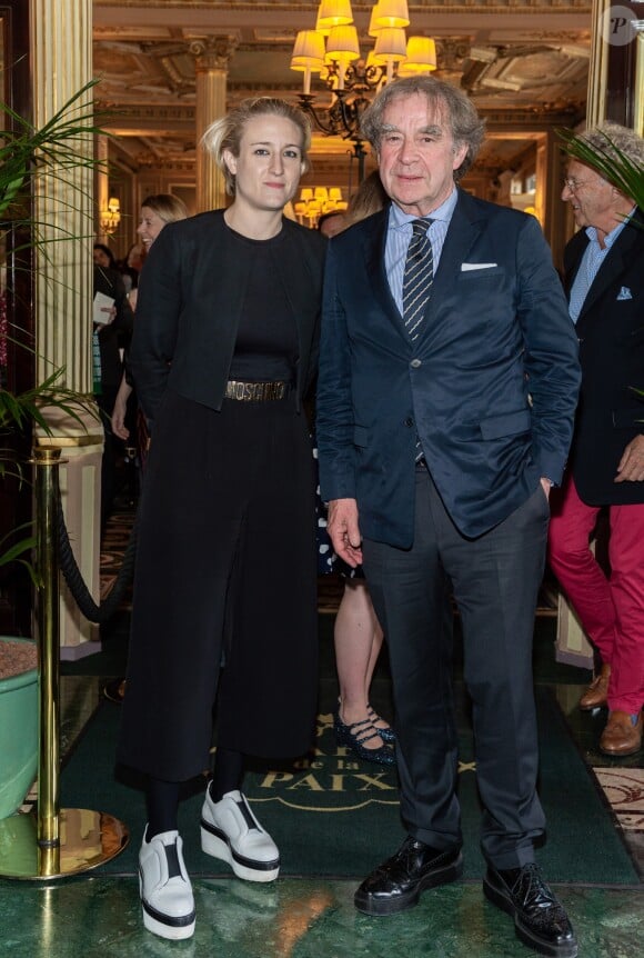 Exclusif - Jean-Michel Wilmotte et sa fille Victoria - 14ème édition du déjeuner "Pères et Filles" au Café de la Paix à Paris. Le 20 juin 2019 © Julio Piatti / Bestimage