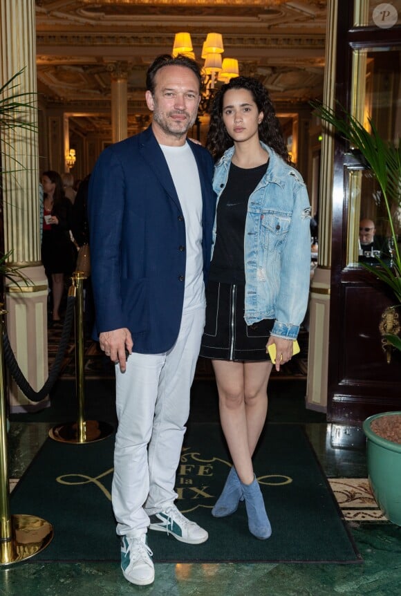 Exclusif  - Vincent Perez et sa fille Iman - 14ème édition du déjeuner "Pères et Filles" au Café de la Paix à Paris. Le 20 juin 2019 © Julio Piatti / Bestimage