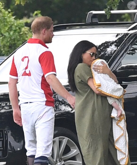 Meghan Markle et le prince Harry avec leur fils Archie au King Power Charity Polo Day à Wokingham, dans le Berkshire, le 10 juillet 2019.
