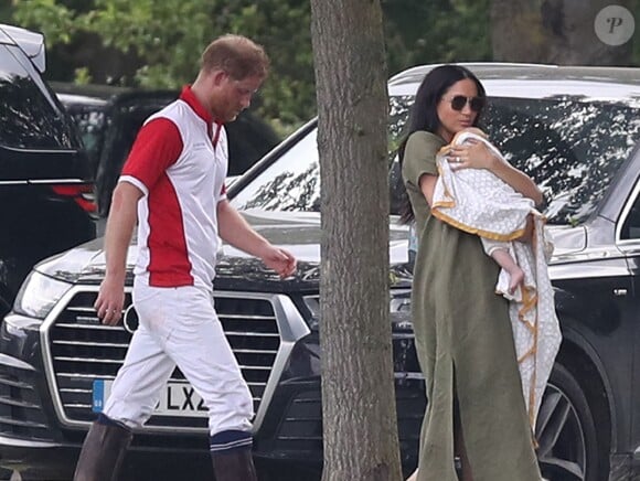 Meghan Markle et le prince Harry avec leur fils Archie au King Power Charity Polo Day à Wokingham, dans le Berkshire, le 10 juillet 2019.
