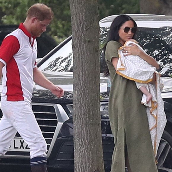 Meghan Markle et le prince Harry avec leur fils Archie au King Power Charity Polo Day à Wokingham, dans le Berkshire, le 10 juillet 2019.