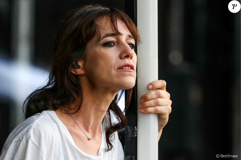 Charlotte Gainsbourg en concert au Mosaic Music 2019 sur l&#039;île Nouvelle-Hollande à Saint-Pétersbourg, Russie, le 2 juillet 2019.