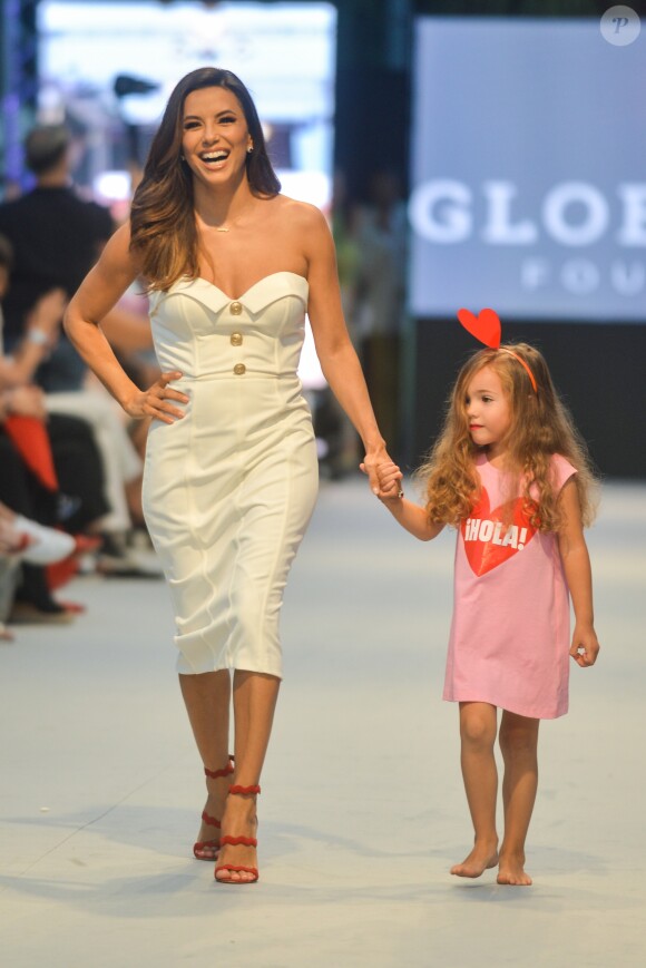 Eva Longoria lors du défilé organisé par la fondation "Global Gift" dans le cadre de la Fashion Week de Marbella, le 11 juillet 2019.