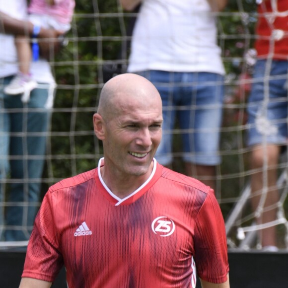 Zinédine Zidane lors de la grande finale de la Z5 Cup à Aix-en-Provence, France, 23 juin 2019. Après avoir traversé 12 villes qui auront vu plus de 250 équipes tenter leur chance dans les complexes Z5 et Le Five en France, Outremer, en Italie et en Espagne, aura lieu au Z5 d'Aix-en-Provence, la grande finale de la Z5 Cup. Le 23 juin est aussi l'anniversaire de Z.Zidane et le jour du lancement du tout premier Z5 à Aix en 2011. Au programme de cette grande fête du foot à cinq, le plateau final des 24 équipes, des animations pour tous les âges, tournoi enfants, ateliers culinaires, etc... © Norbert Scanella/Panoramic/Bestimage