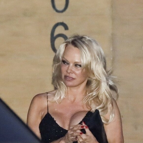 Exclusif - Pamela Anderson et son fils Dylan à la sortie du restaurant Nobu de Malibu le 27 juin 2019.