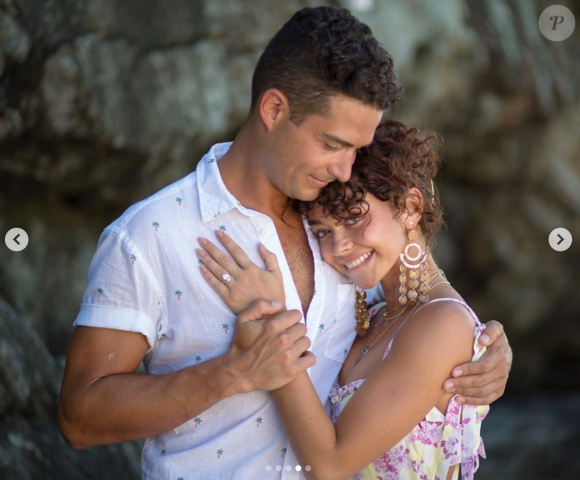 Sarah Hyland et son chéri Wells Adams se sont fiancés. (Juillet 2019)