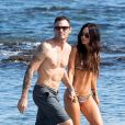 Exclusif - Megan Fox et son mari Brian Austin Green en vacances sur l'île de Kailua-Kona à Hawaï le 28 mars 2018. Le couple qui a traversé des moments difficiles est retourné sur la plage sur laquelle ils se sont mariés.