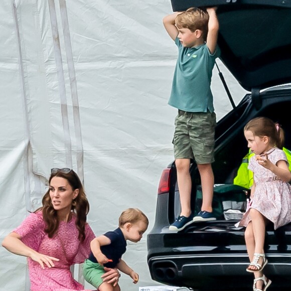 Catherine (Kate) Middleton, duchesse de Cambridge avec ses enfants, le prince George de Cambridge, la princesse Charlotte de Cambridge et le prince Louis de Cambridge lors d'un match de polo de bienfaisance King Power Royal Charity Polo Day à Wokinghan, comté de Berkshire, Royaume Uni, le 10 juillet 2019.