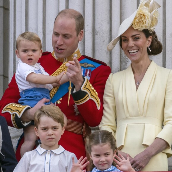 Le prince William, duc de Cambridge, et Catherine (Kate) Middleton, duchesse de Cambridge, le prince George de Cambridge la princesse Charlotte de Cambridge, le prince Louis de Cambridge - La famille royale au balcon du palais de Buckingham lors de la parade Trooping the Colour 2019, célébrant le 93ème anniversaire de la reine Elisabeth II, Londres, le 8 juin 2019.