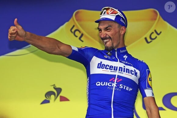 Julian Alaphilippe récupère le Maillot Jaune lors de la 8e étape du Tour de France, remportée par Thomas De Gendt. C'est la 8ème étape de ce 106ème Tour de France : 200 km a parcourir entre Macon et Saint-Etienne, le 13 juillet 2019.