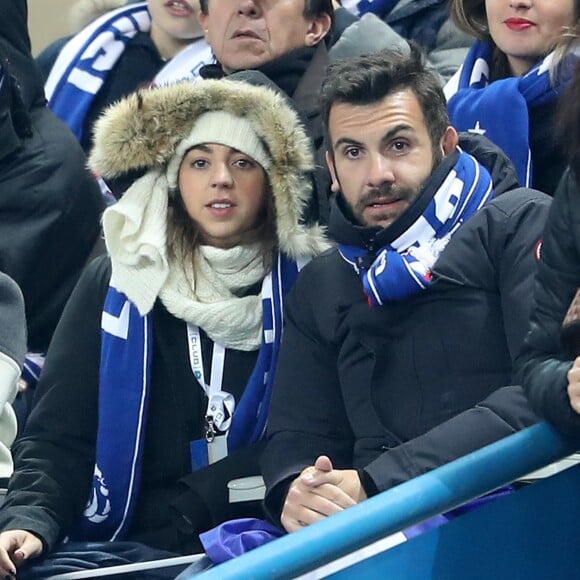 Laurent Ournac et sa femme Ludivine pendant le match de qualification de la coupe du monde de football 2018, France vs Suède au Stade de France à Saint-Denis, France, le 11 novembre 2016. La France gagne sur le score de 2-1. © Cyril Moreau/Bestimage