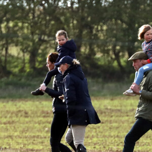 Exclusif - Catherine Kate Middleton, duchesse de Cambridge, la princesse Charlotte, Zara Tindall (Phillips), Le prince William, duc de Cambridge, Mia Tindall lors d'une après-midi de détente en famille en marge des courses de chevaux de Burnham dans le Norfolk le 12 avril 2019.