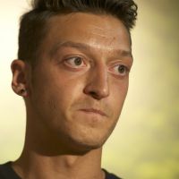 Mesut Özil : Attaqué au couteau, le footballeur secouru par un coéquipier