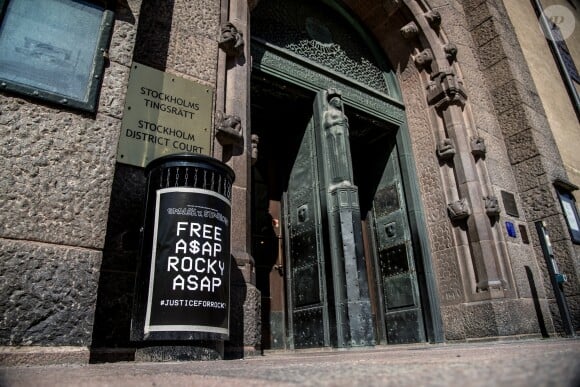 Des affiches 'Free A$AP Rocky ASAP' ("Libérez A$AP Rocky le plus vite possible") ont été collées dans les rues près de la prison de Kronoberg à Stockholm en Suède, le 25 juillet 2019.