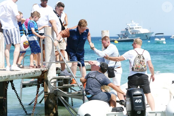 Elton John, son mari David Furnish et leurs fils Elijah et Zachary sont arrivés, avec leurs amis Neil Patrick Harris, son mari David Burtka et leurs enfants Harper et Gideon, au Club 55 à Saint-Tropez. Le 2 août 2019 © Luc Boutria / Nice Matin / Bestimage