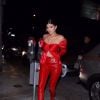 Exclusif - Kylie Jenner, avec un sac à main en forme de rouge à lèvres, arrive au restaurant "Catch" à Los Angeles, le 9 mai 2019.