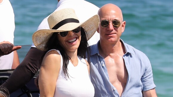 Jeff Bezos : Le patron d'Amazon et sa chérie s'éclatent à Saint-Tropez