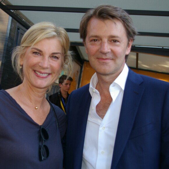 Michèle Laroque et François Baroin dans le village du tour de France à Troyes le 7 juillet 2017. © Fabien Faure/Bestimage