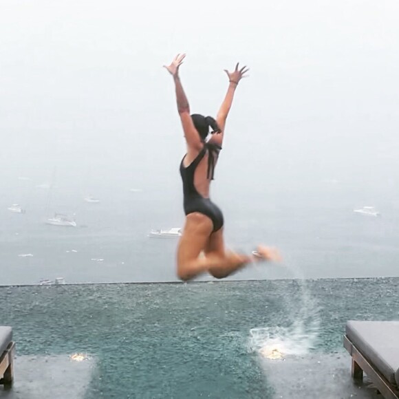 Elisa Tovati (en vacances) sur Instagram.