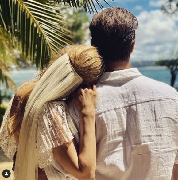David Hallyday avec sa soeur Laura Smet qui s'est mariée religieusement avec Raphaël Lancrey-Javal au Cap-Ferret le 15 juin 2019, jour de l'anniversaire de leur père Johnny Hallyday.
