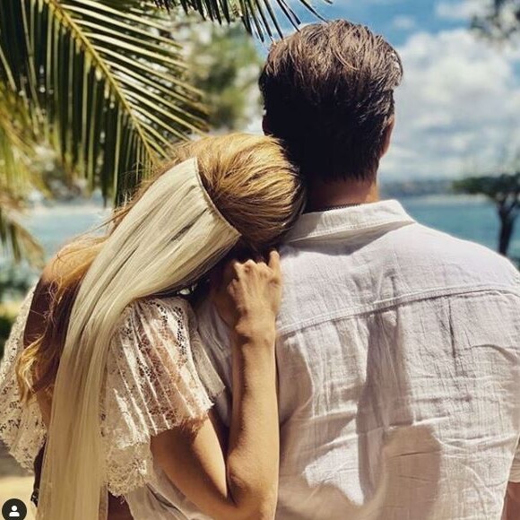 David Hallyday avec sa soeur Laura Smet qui s'est mariée religieusement avec Raphaël Lancrey-Javal au Cap-Ferret le 15 juin 2019, jour de l'anniversaire de leur père Johnny Hallyday.