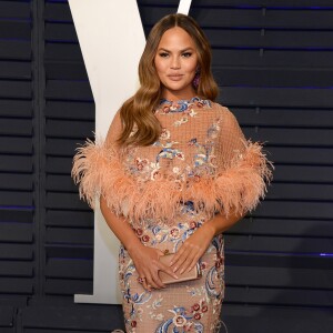 Chrissy Teigen à la soirée Vanity Fair Oscar Party à Los Angeles. Le 24 février 2019.