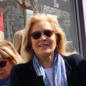 Sylvie Vartan - People à la sortie de la station Fun radio à Paris le 20 mars 2019.