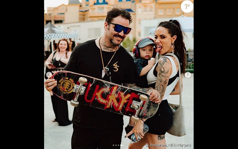 Bam Margera, Nikki Margera et leur fils Phoenix. Juillet 2019. - Purepeople