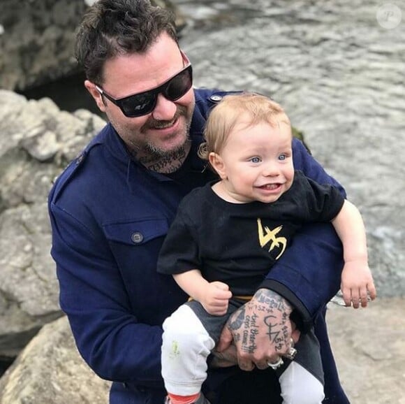 Bam Margera et son fils Phoenix. Avril 2019.