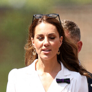 Kate Middleton, duchesse de Cambridge, en robe Suzannah à Wimbledon le 2 juillet 2019 à Londres.