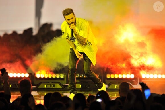 Matt Pokora (M Pokora) lors de l'enregistrement de l'émission "La Chanson Challenge 2019" aux Arènes de Nîmes, le 17 mai 2019. Et un nouveau programme autour de la chanson ! Le samedi 17 août prochain, TF1 lancera à 21h05 un nouveau divertissement baptisé "La chanson challenge". Durant cette émission produite par DMLSTV, plusieurs artistes français se lanceront des challenges autour de la musique. Pendant deux mois, ces chanteurs et comédiens se sont lancé à tour de rôle des défis sur les réseaux sociaux : interpréter un titre à l'opposé de leur univers habituel. © Guillaume Gaffiot/Bestimage