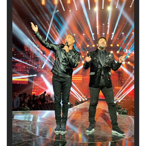 Nikos Aliagas a chanté sur le plateau de l'émission "La Chanson Challenge", le 17 août 2019 sur TF1.