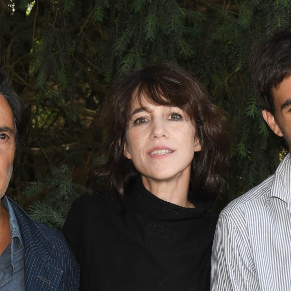 Yvan Attal, sa compagne Charlotte Gainsbourg et leur fils Ben Attal lors de la 12e édition du festival du Film Francophone d'Angoulême, France, le 20 août 2019. © Coadic Guirec/Bestimage