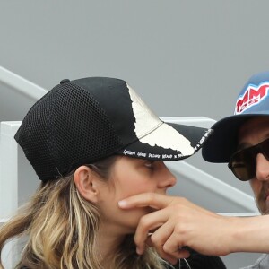 Marion Cotillard et son compagnon Guillaume Canet - People dans les tribunes lors de la finale messieurs des internationaux de France de tennis de Roland Garros 2019 à Paris le 9 juin 2019. © Jacovides-Moreau/Bestimage